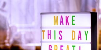 Gdzie wyrzucić folię po papierze toaletowym?